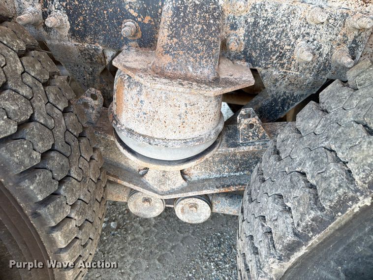 image for item FH6253 2007 International DF557 Paystar 5000 ready mix truck