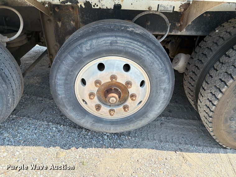 image for item FH6253 2007 International DF557 Paystar 5000 ready mix truck