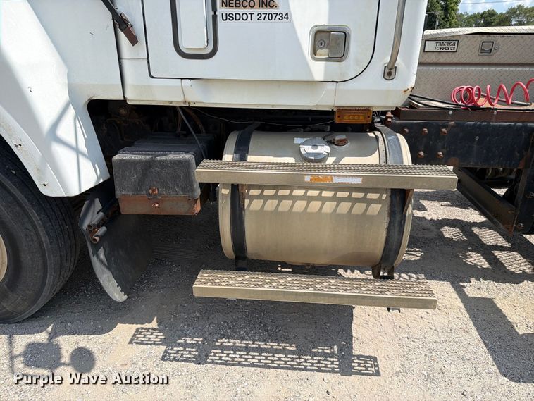 image for item FH6254 1990 Mack CH613 truck cab and chassis