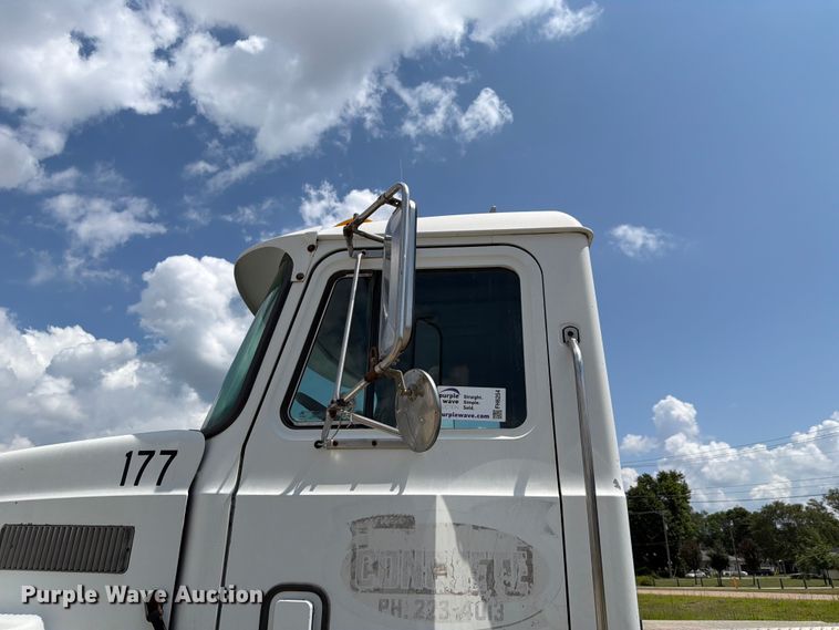image for item FH6254 1990 Mack CH613 truck cab and chassis