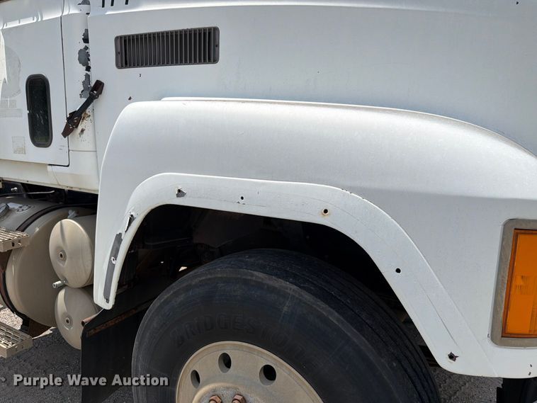 image for item FH6254 1990 Mack CH613 truck cab and chassis