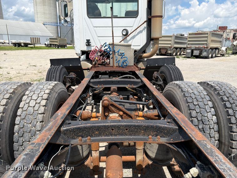 image for item FH6254 1990 Mack CH613 truck cab and chassis