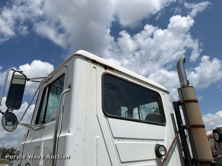 image for item FH6254 1990 Mack CH613 truck cab and chassis