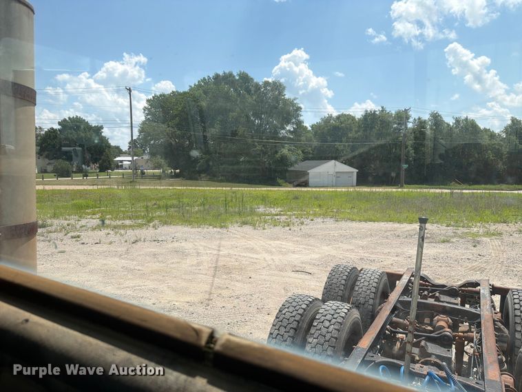 image for item FH6254 1990 Mack CH613 truck cab and chassis