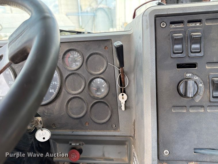 image for item FH6254 1990 Mack CH613 truck cab and chassis