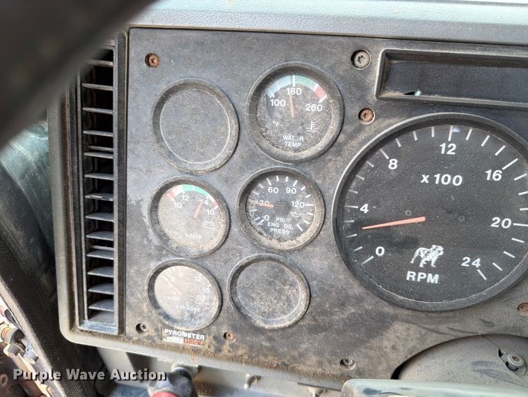image for item FH6254 1990 Mack CH613 truck cab and chassis