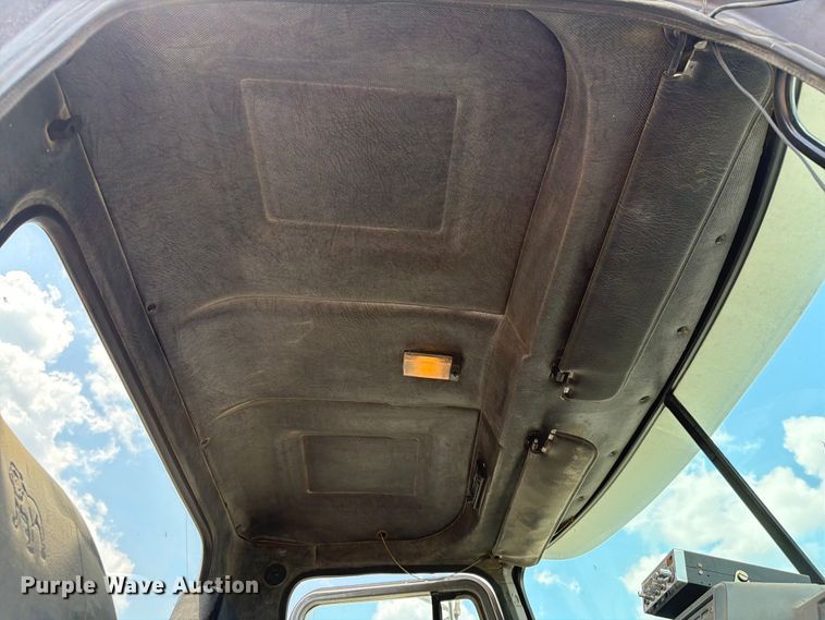 image for item FH6254 1990 Mack CH613 truck cab and chassis