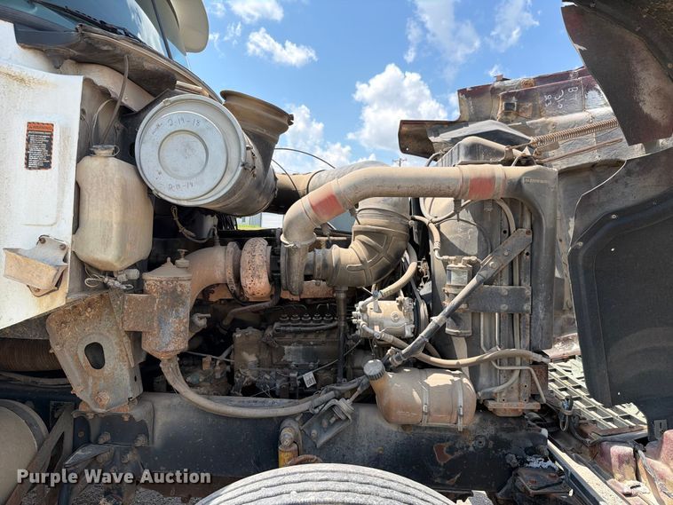 image for item FH6254 1990 Mack CH613 truck cab and chassis