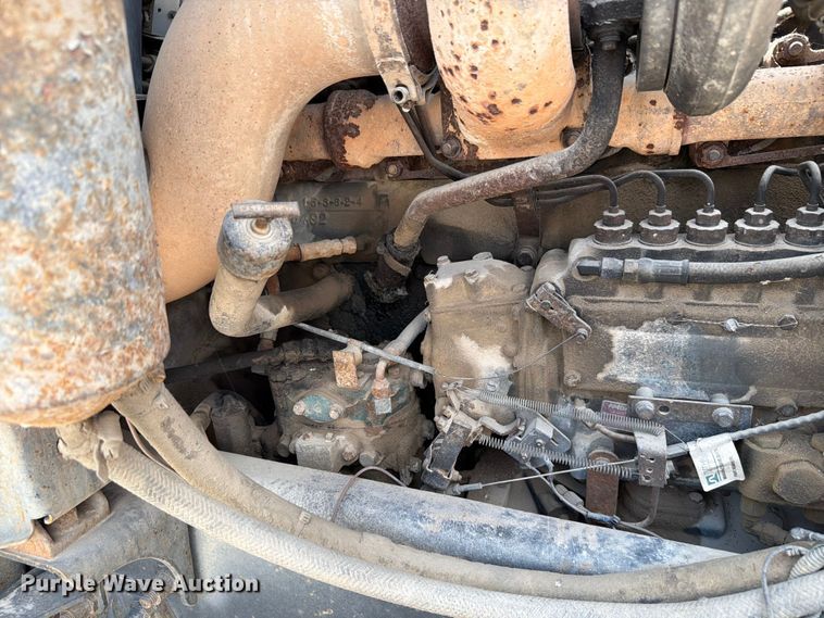image for item FH6254 1990 Mack CH613 truck cab and chassis