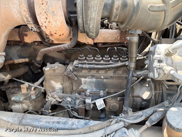 image for item FH6254 1990 Mack CH613 truck cab and chassis