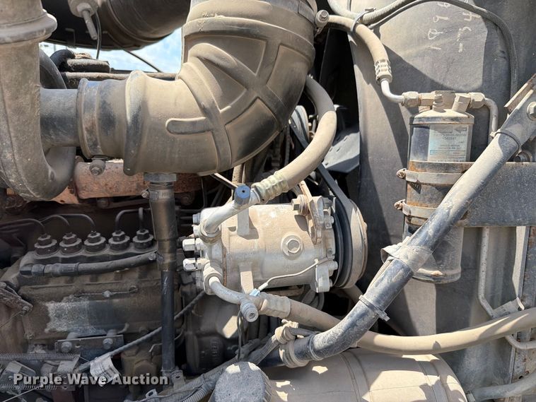 image for item FH6254 1990 Mack CH613 truck cab and chassis