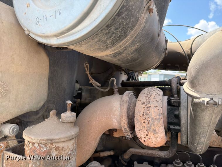 image for item FH6254 1990 Mack CH613 truck cab and chassis