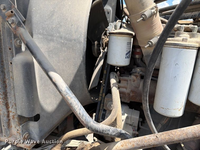 image for item FH6254 1990 Mack CH613 truck cab and chassis