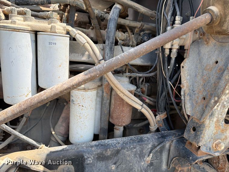 image for item FH6254 1990 Mack CH613 truck cab and chassis