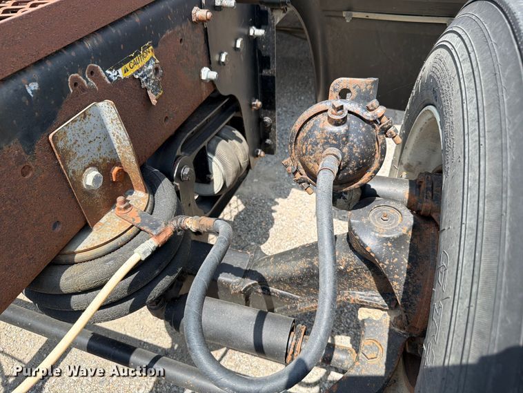 image for item FH6254 1990 Mack CH613 truck cab and chassis