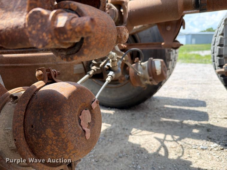 image for item FH6254 1990 Mack CH613 truck cab and chassis
