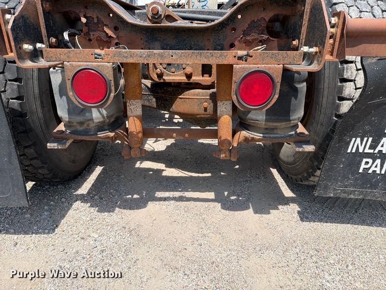 image for item FH6254 1990 Mack CH613 truck cab and chassis