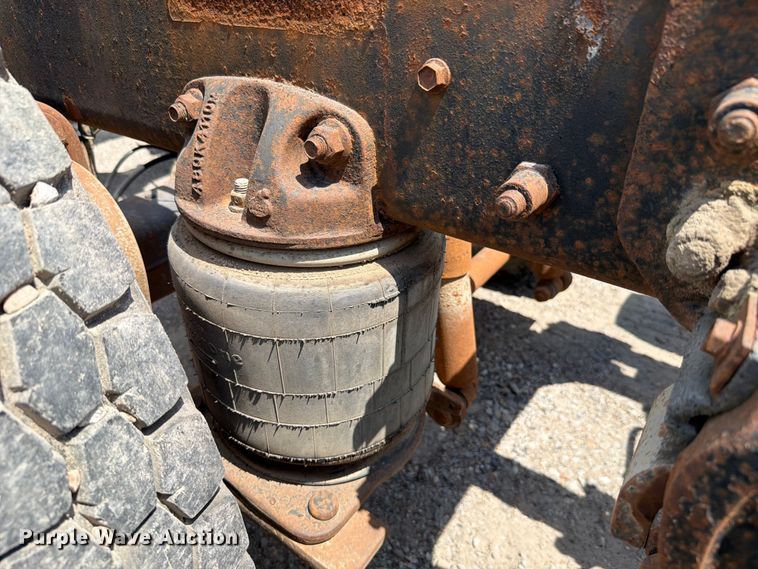 image for item FH6254 1990 Mack CH613 truck cab and chassis