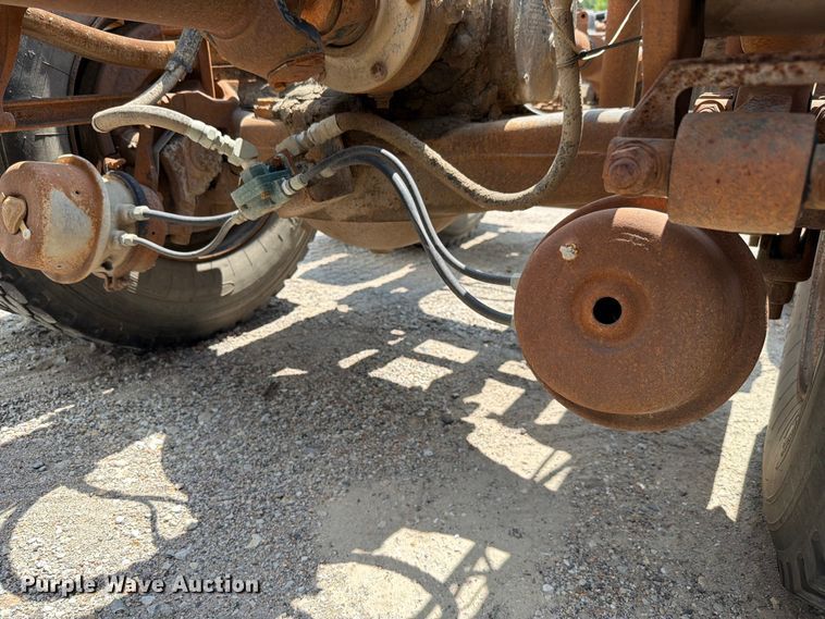 image for item FH6254 1990 Mack CH613 truck cab and chassis