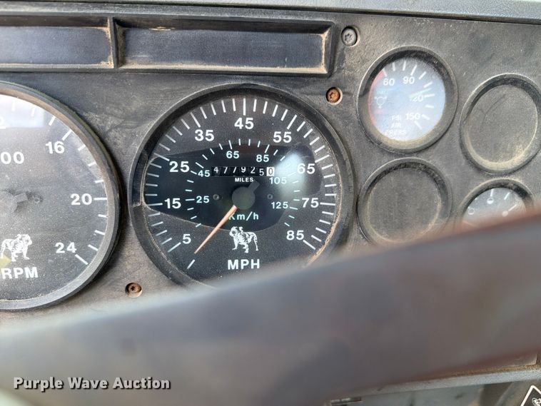 image for item FH6254 1990 Mack CH613 truck cab and chassis