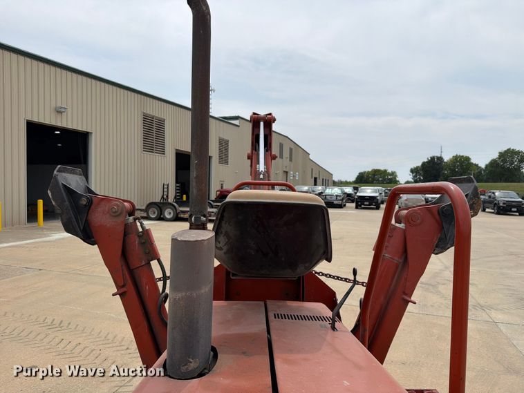 image for item FH6288 1993 Ditch Witch 5110DD trencher
