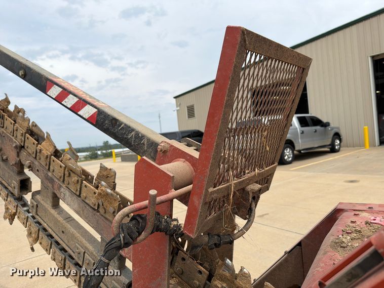image for item FH6288 1993 Ditch Witch 5110DD trencher