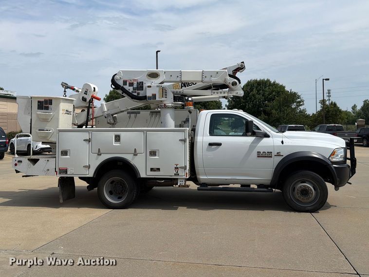 image for item FH6289 2017 RAM 5500HD bucket truck