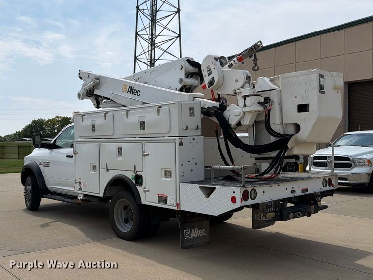 image for item FH6289 2017 RAM 5500HD bucket truck