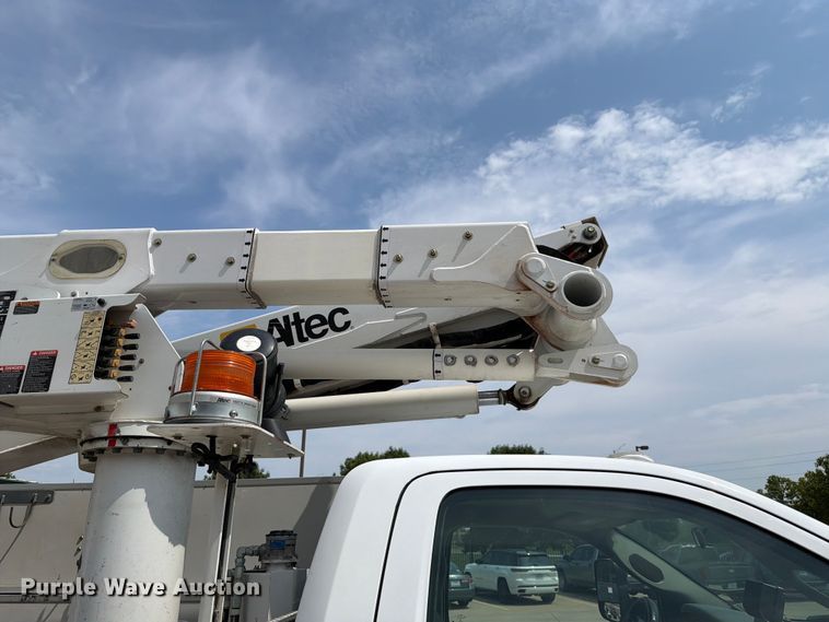 image for item FH6289 2017 RAM 5500HD bucket truck
