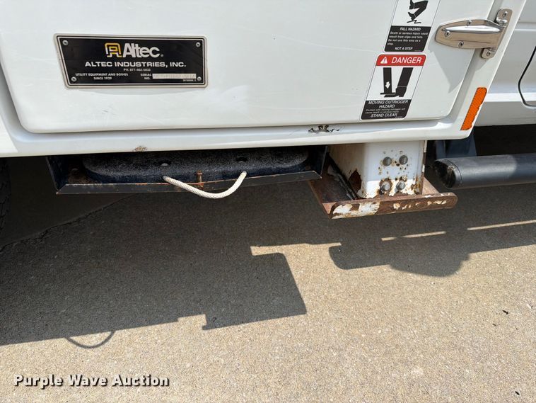image for item FH6289 2017 RAM 5500HD bucket truck
