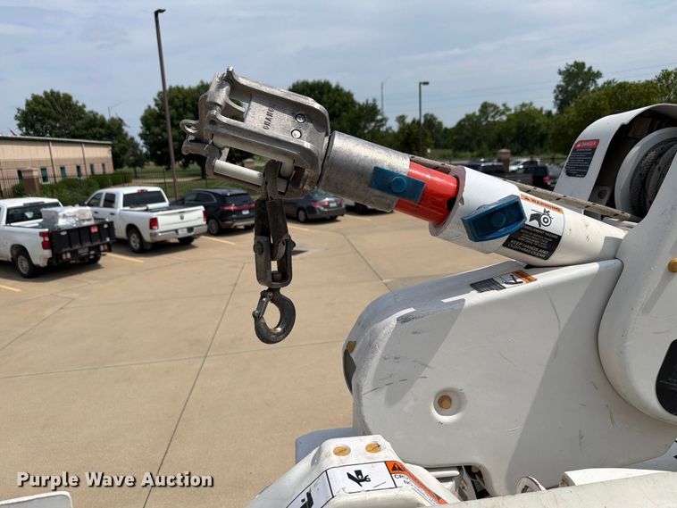 image for item FH6289 2017 RAM 5500HD bucket truck