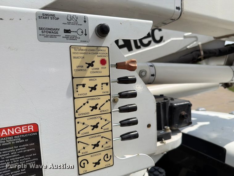 image for item FH6289 2017 RAM 5500HD bucket truck