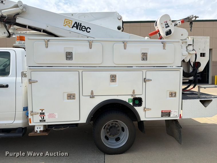 image for item FH6289 2017 RAM 5500HD bucket truck