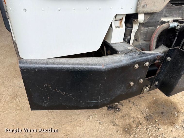 image for item FH6344 2014 Peterbilt 320 refuse truck