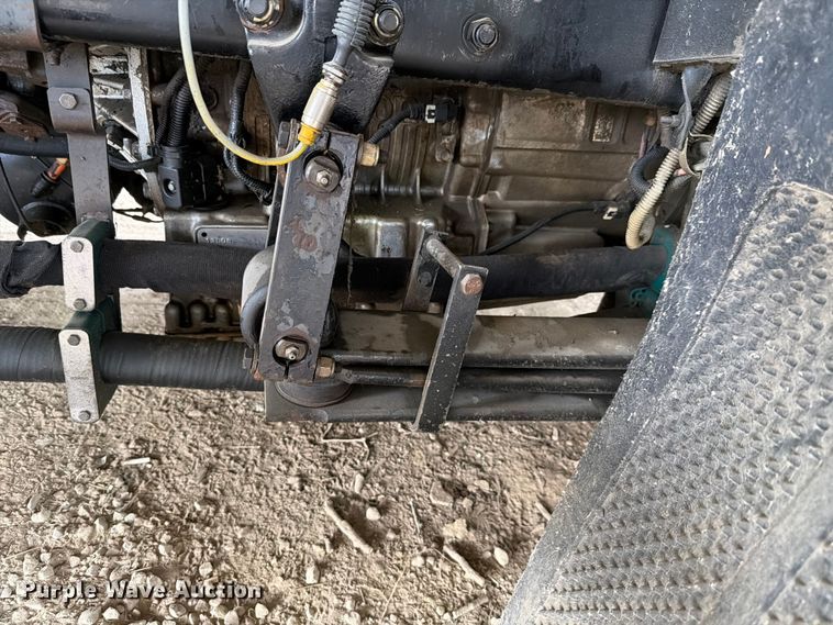 image for item FH6344 2014 Peterbilt 320 refuse truck