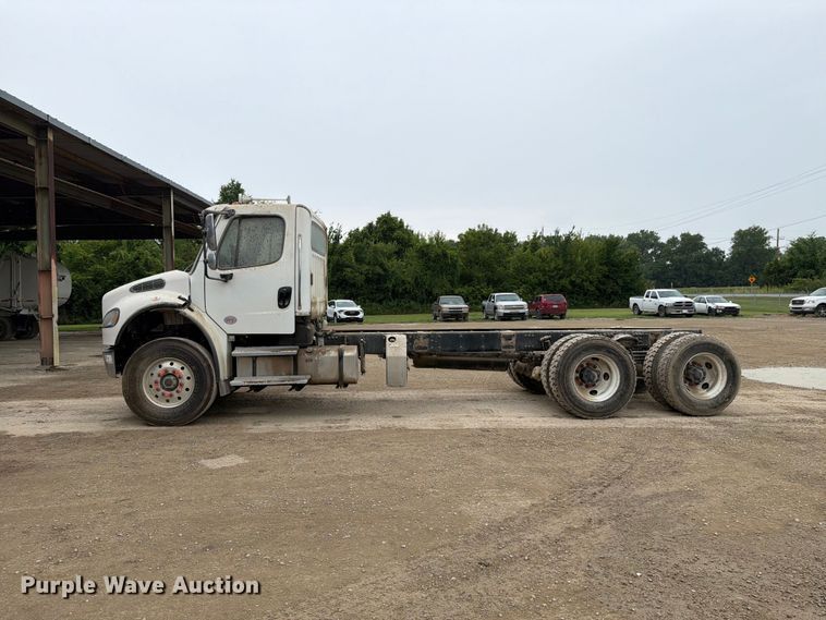 image for item FH6345 2022 Freightliner M2 106 truck cab and chassis