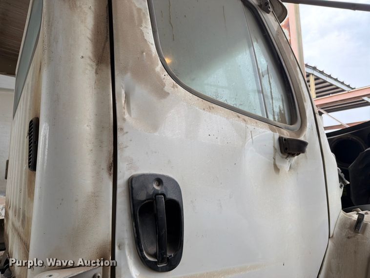 image for item FH6345 2022 Freightliner M2 106 truck cab and chassis
