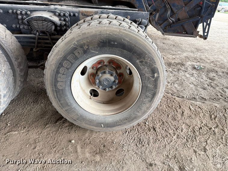 image for item FH6345 2022 Freightliner M2 106 truck cab and chassis