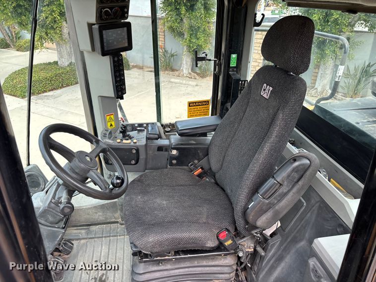 image for item FH7517 2015 Caterpillar 950M wheel loader