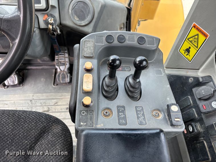 image for item FH7517 2015 Caterpillar 950M wheel loader
