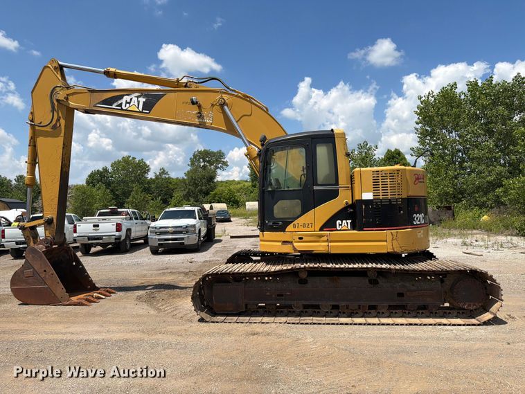 image for item FI0284 2004 Caterpillar 321C LCR excavator