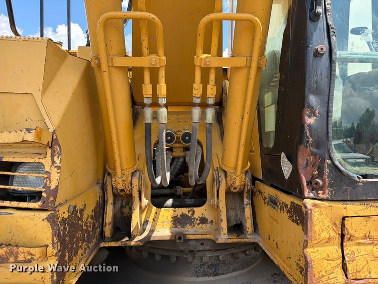 image for item FI0284 2004 Caterpillar 321C LCR excavator