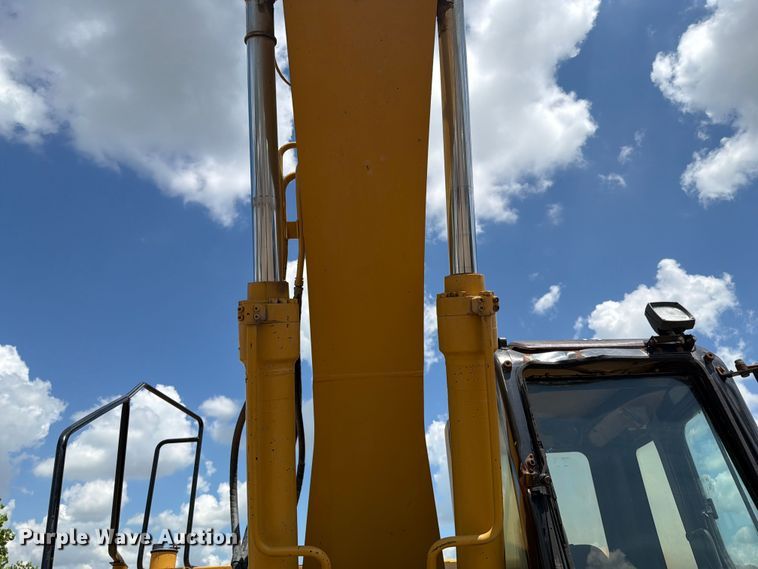 image for item FI0284 2004 Caterpillar 321C LCR excavator