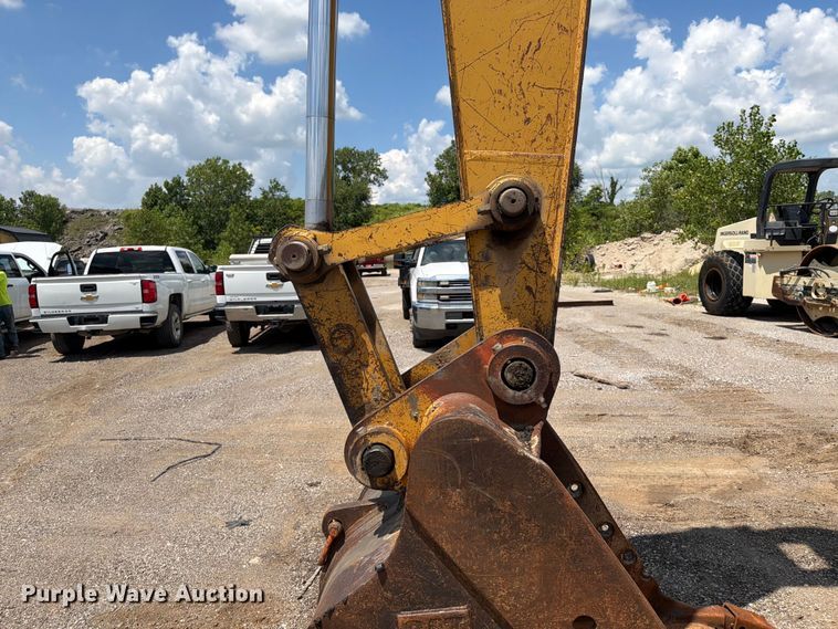 image for item FI0284 2004 Caterpillar 321C LCR excavator
