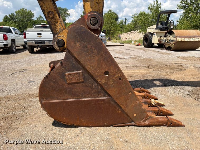 image for item FI0284 2004 Caterpillar 321C LCR excavator