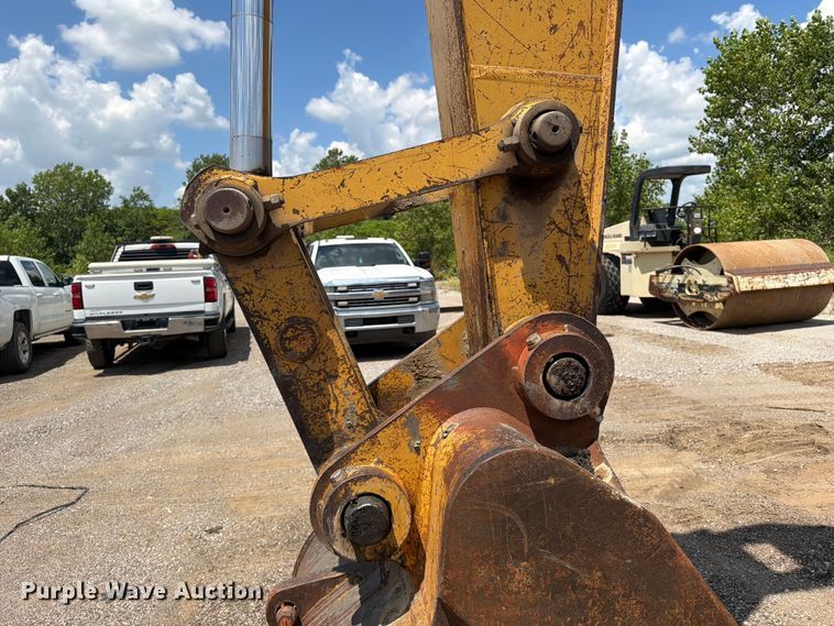 image for item FI0284 2004 Caterpillar 321C LCR excavator