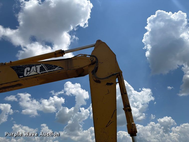 image for item FI0284 2004 Caterpillar 321C LCR excavator