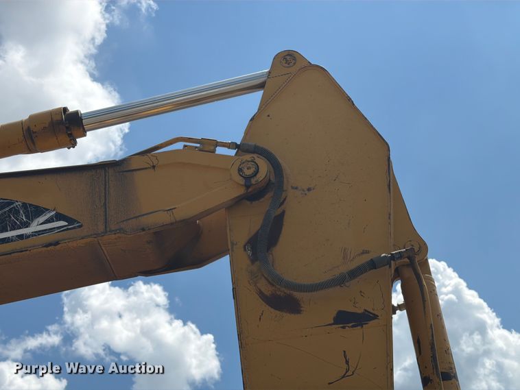image for item FI0284 2004 Caterpillar 321C LCR excavator