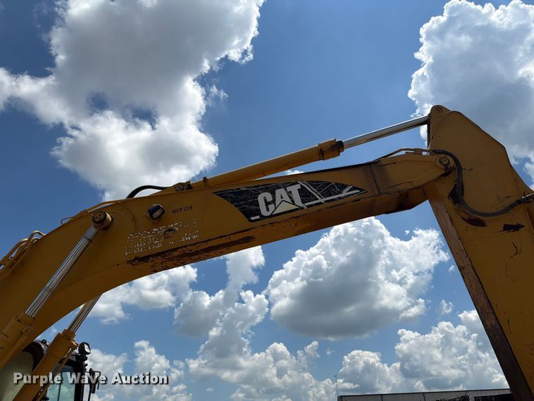 image for item FI0284 2004 Caterpillar 321C LCR excavator