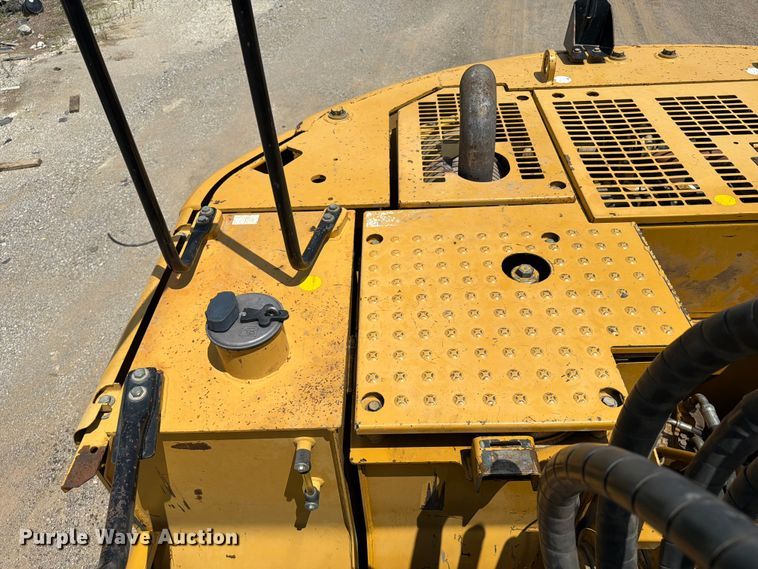 image for item FI0284 2004 Caterpillar 321C LCR excavator
